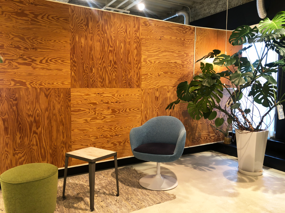 大阪・福島区の美容室ニジチャウの待合1