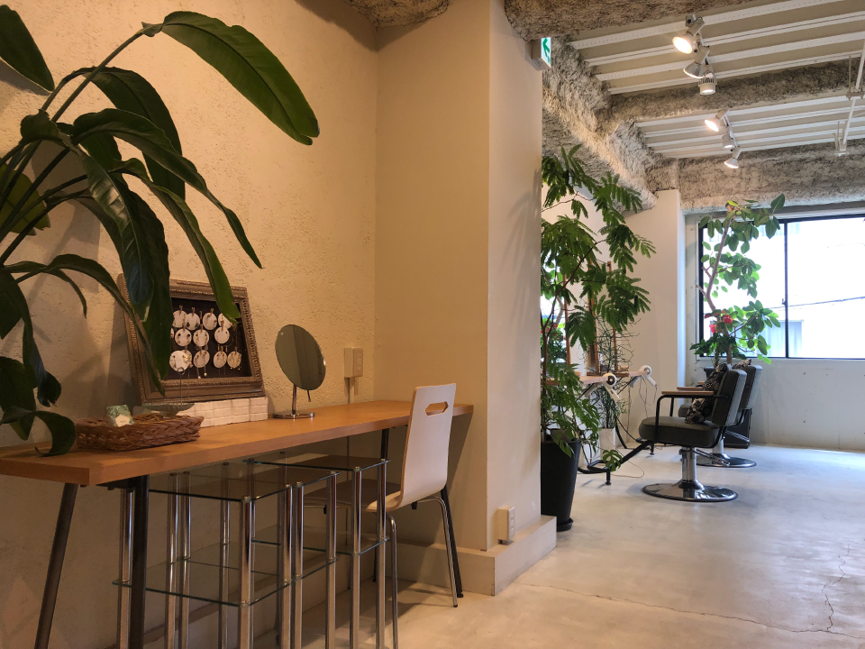 大阪・福島区の美容室ニジチャウの店内1