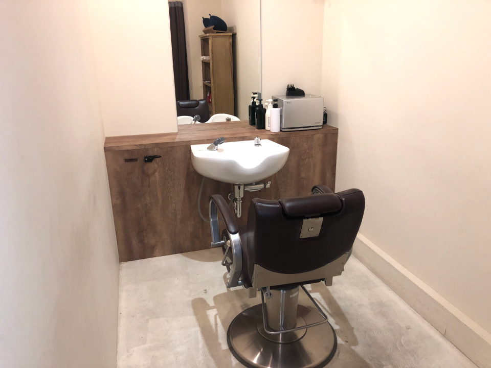 大阪・福島区の美容室ニジチャウのセット面2